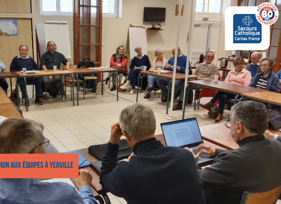 Visite de Mgr Dominique Lebrun aux équipes d'Yerville